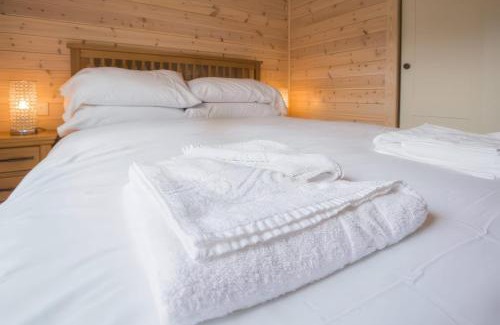 Saddleworth House | 10 Chew Valley Lodge