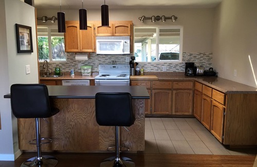 Lakeport House | 10% discount for weekly stays! Fisherman’s house on Clear Lake with dock