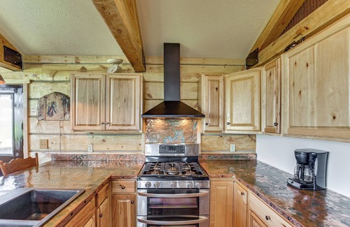 Roberts House | 10 Mi to Cooney State Park: Mtn-View Montana Haven