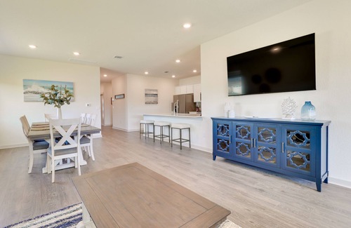 McNeil House | 10 Mi to Dtwn: Bright Austin Gem w/Pool Access