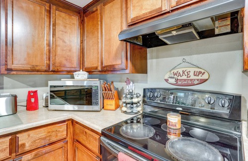 Weaverville House | < 10 Mi to Trinity River: Family Home w/Hot Tub!