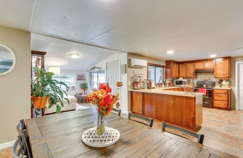 Weaverville House | < 10 Mi to Trinity River: Family Home w/Hot Tub!