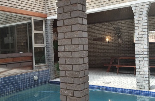 Ekurhuleni Bed & Breakfast | 10 min away from OR Tambo Airport, your second home away from home.