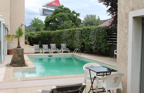 Sud Apartment | 10 min du centre ! Chambre triple + Accès piscine