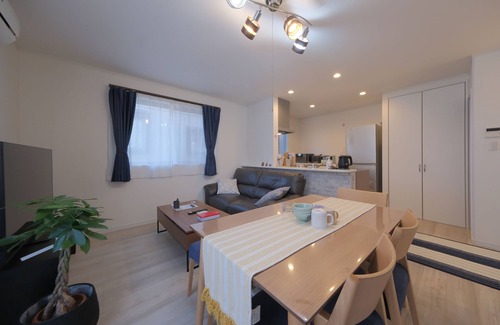 Minamikoiwa House | 10 min. from Koiwa station on the Sobu line, private house with parking. Convenient for mid to long term stays from overseas! You can arrive at Keisei Koiwa Station from Narita Airport without changing trains, and if you come to Keisei Koiwa Station, we c