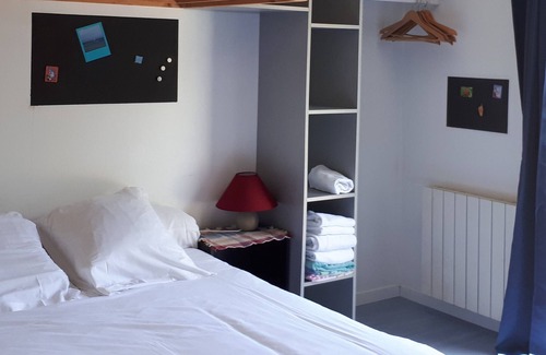 Medis Bed & Breakfast | 10 min from the beach! 2-person guest room, garden, pool and kitchen access, WIFI