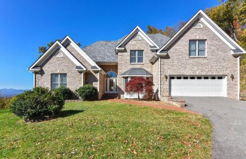 Skyland House | 10 Min To Dt, 16 Min To Biltmore, Apartment Incl
