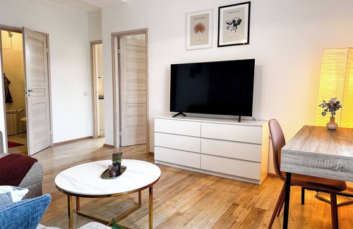Kesklinn Apartment | 10 min to Old Town/Free Parking/Work Station