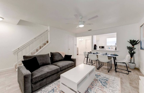 North Austin Civic Association Apartment | 10 mins to Domain two Bedroom