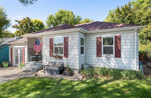 Bountiful House | 10 Mins to Lagoon, Hiking, & Downtown! Huge Fenced Yard, BBQ, Games, Family Fun