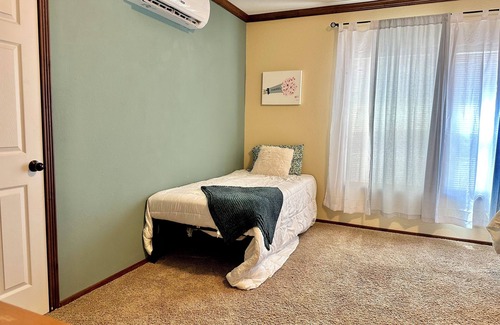 Nemo House | 10 mins to Lake Granbury and Glen Rose. Pet Friendly!