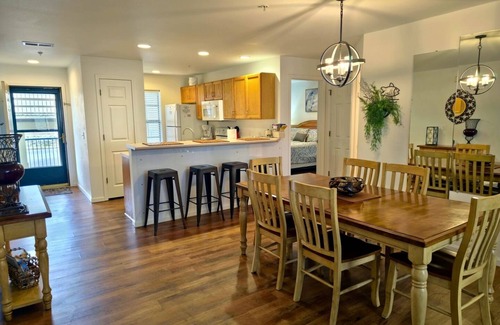 Hollister Condo | 10 minute to Strip~3 Kings~7 Miles to ThunderRidge