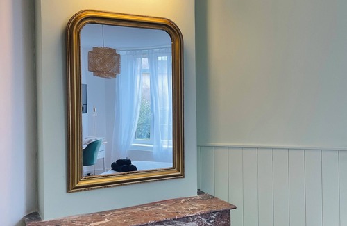 Poincare - Foch - Anatole France - Croix de Bourgogne Apartment | 10-minute walk from the spa and train station, comfortable apartment.