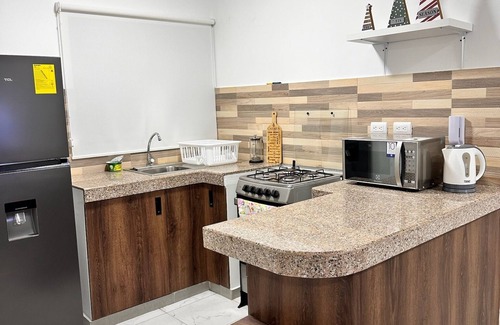 Guayaquil Apartment | 10 minutes away from the Consulate, safe and cozy apartment with parking lot