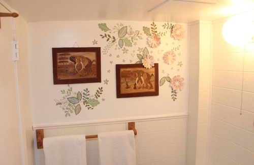 Canarsie House | 10 Minutes away from JFK is just what many look for. Easy access to the city.