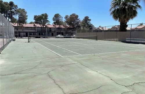Las Vegas Condo | 10 minutes away from the Las Vegas Strip & Raiders Stadium