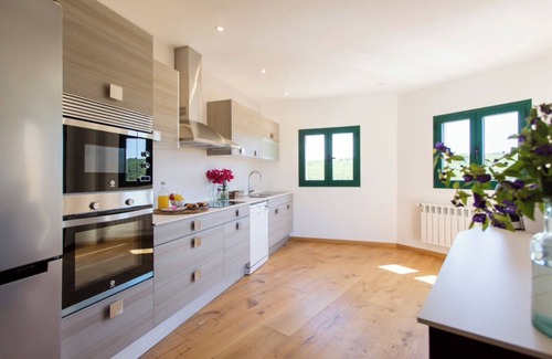 Vallpineda Villa | 10 minutes by car from Sitges. Masia La Torre. Authentic. Charm. Nature.