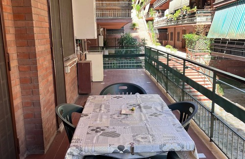 Quartiere XXVII Primavalle Apartment | 10 minutes from St. Peter's, Entire apartment in quiet and peaceful area.