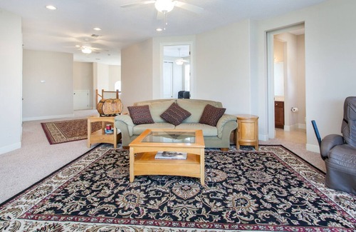 Windermere House | 10 Minutes from World Class Golf and Attractions