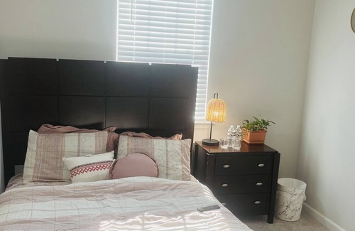 North Raleigh House | 10 minutes to downtown Raleigh. Stay in style in North Raleigh Home