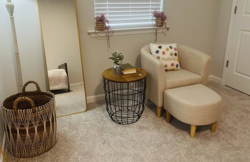 North Raleigh House | 10 minutes to downtown Raleigh. Stay in style in North Raleigh Home