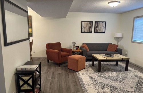 Byron House | 10 Minutes to Mayo Clinic! Duplex in Small Town Byron, MN.