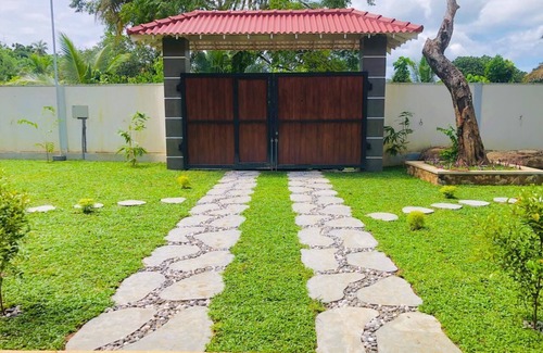 Unawatuna Villa | 10 minutes to Talpe Rock Pools and Unawatuna Beach with Beautiful Mountain View,