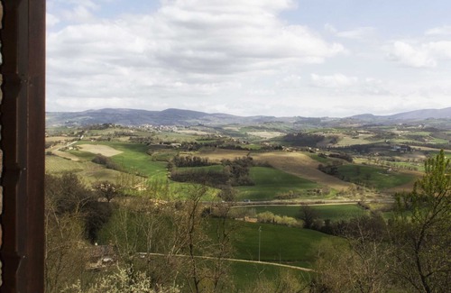 Todi Apartment | 10 minutes walk from Todi center, with pool