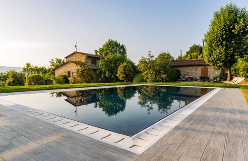 Todi Apartment | 10 minutes walk from Todi center, with pool