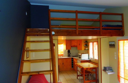 Loire-Authion House | 10 mn from Angers quiet independant maisonnette garden chateaux de la loire