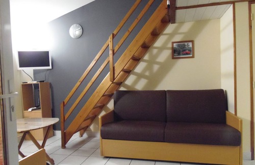 Loire-Authion House | 10 mn from Angers quiet independant maisonnette garden chateaux de la loire