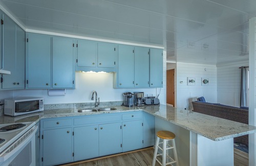 St. George Island Apartment | 10% off remaining fall weeks! Beach front, 1 bed/1 bath ground level.