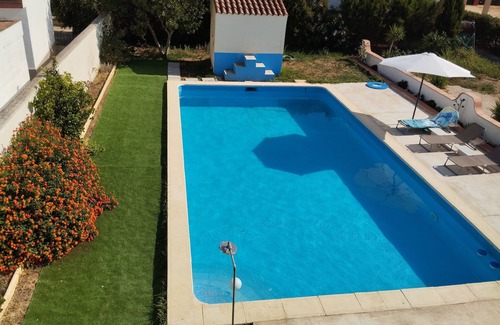 Marchena Cottage | 10-person Country House, Large Swimming Pool Ready for Use. Shops 10 Mins Drive