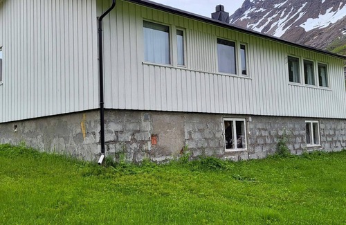 Kvaenangen House | 10 person holiday home in Reinfjord-By Traum