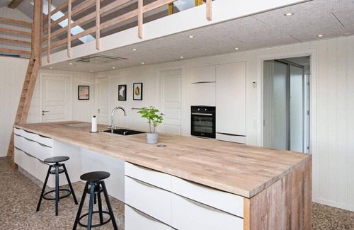 Ronde House | 10 person holiday home in Rønde-By Traum