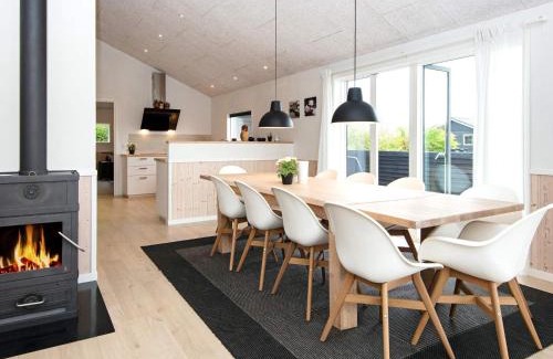 Skaven Strand House | 10 person holiday home in Tarm-By Traum