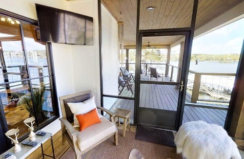 Bremen House | 10% Savings - No steps to lake! Fiber Internet! Luxury Lake Home, Big Water!