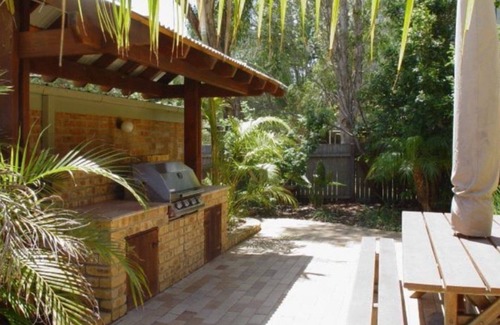 Hawks Nest Apartment | #10 Seacrest on Beach Rd