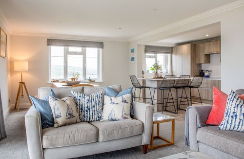 Burgh Island Cottage | 10 THURLESTONE ROCK, family friendly, with pool in Thurlestone