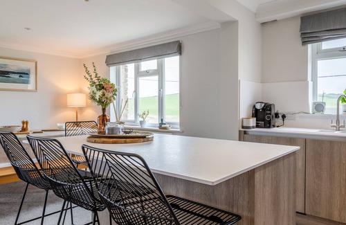Burgh Island Cottage | 10 THURLESTONE ROCK, family friendly, with pool in Thurlestone