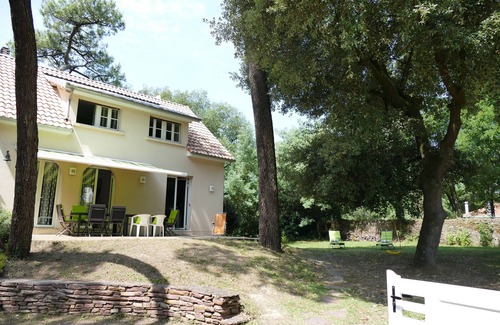 Saint-Brevin-l'Ocean House | 100 m from the beach, 140 m2 house - large wooded garden-birds' paradise