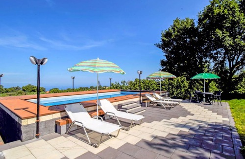 Piedimonte Etneo Apartment | 100 m² Apartment ∙ 1 bedroom ∙ 4 guests