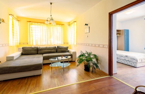 Balatonoszod Apartment | 100 m² Apartment ∙ 2 bedrooms ∙ 5 guests