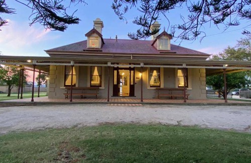 Sale Bed & Breakfast | 100 m² Bed and breakfast ∙ 5 bedrooms ∙ 8 guests
