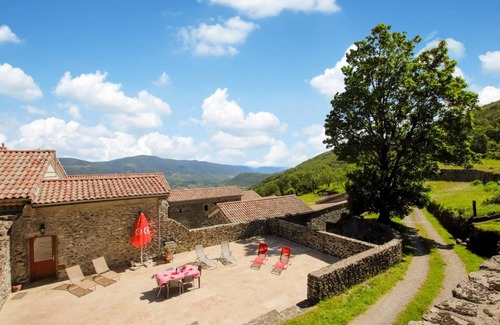 Privas House | 100 m² Farmhouse ∙ 3 bedrooms ∙ 6 guests