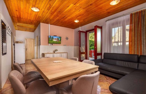 Balatonmariafurdo House | 100 m² House ∙ 3 bedrooms ∙ 6 guests