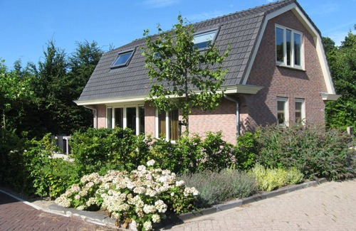 Municipality of Noordwijk House | 100 m² House ∙ 2 bedrooms ∙ 5 guests