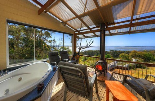 Smithton House | 100 m² House ∙ 2 bedrooms ∙ 8 guests