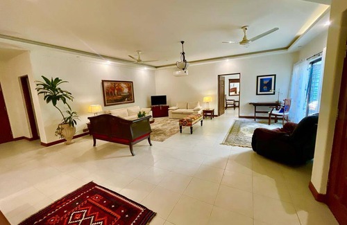 F-8 Sector House | 100 m² House ∙ 2 bedrooms ∙ 6 guests