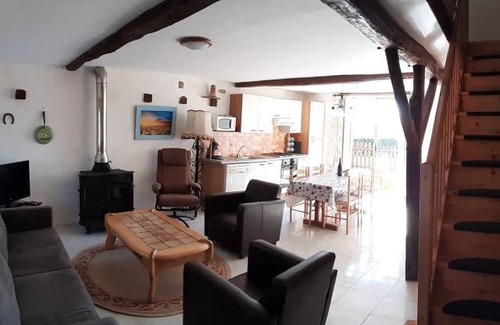 Neure House | 100 m² House ∙ 3 bedrooms ∙ 5 guests